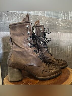NEW A.S.98 37 UNIQUE STITCHED DETAIL VICTORIAN STYLE BOOT 6.5-7 US.